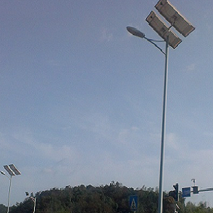 What are the methods for selecting solar cell street light poles?